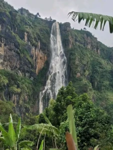 wanale falls hike